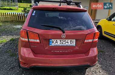 Позашляховик / Кросовер Fiat Freemont 2013 в 