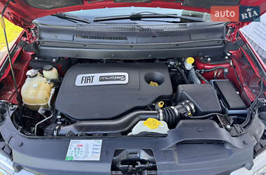 Внедорожник / Кроссовер Fiat Freemont 2012 в 