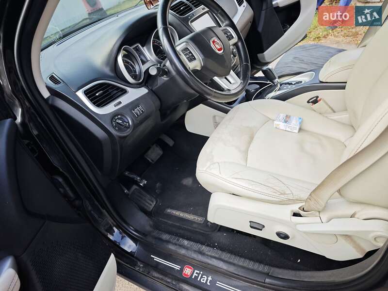 Внедорожник / Кроссовер Fiat Freemont 2012 в Пятихатках