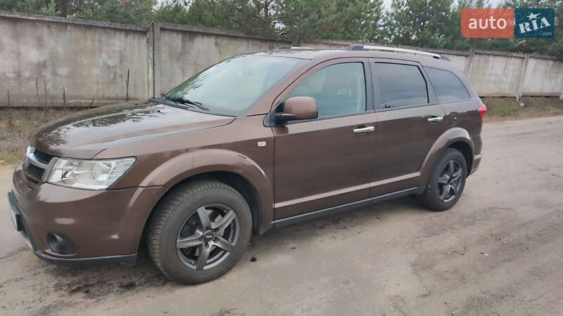 Внедорожник / Кроссовер Fiat Freemont 2012 в Вараше