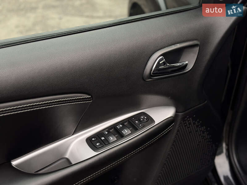 Позашляховик / Кросовер Fiat Freemont 2013 в Радивиліві фото 27 Позашляховик / Кросовер Fiat Freemont 2013 в Радивиліві