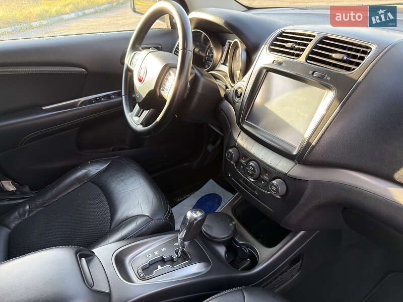 Позашляховик / Кросовер Fiat Freemont 2015 в Радивиліві