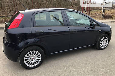 Хэтчбек Fiat Grande Punto 2011 в Черновцах