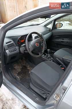 Хэтчбек Fiat Grande Punto 2010 в 