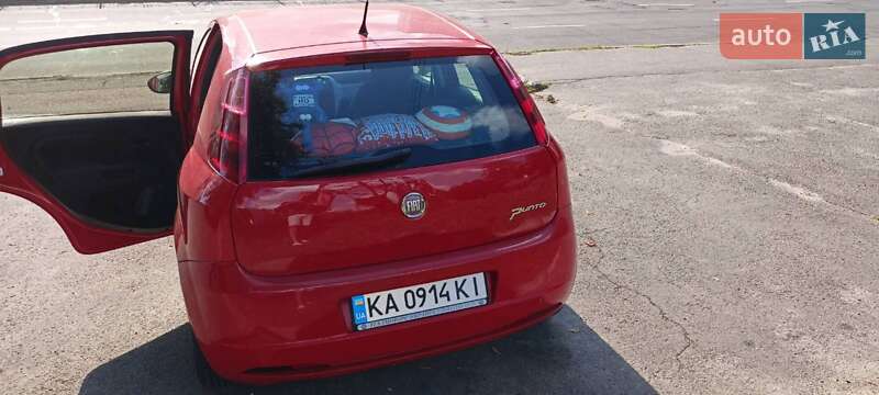 Хэтчбек Fiat Grande Punto 2010 в Киеве