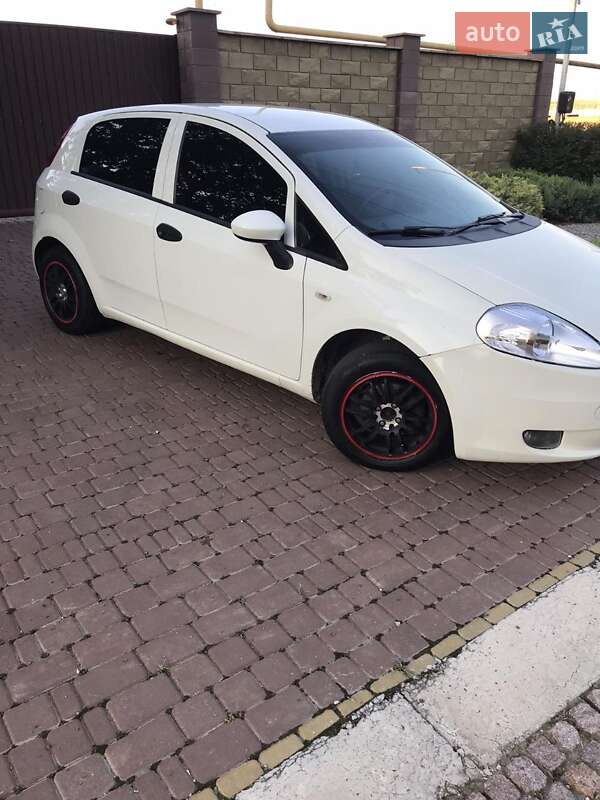 Хэтчбек Fiat Grande Punto 2011 в Запорожье