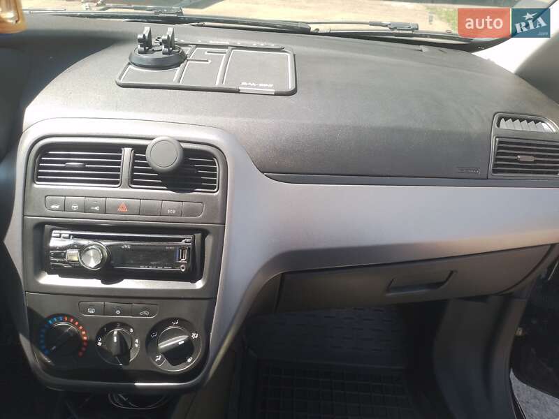Хэтчбек Fiat Grande Punto 2011 в Сумах фото 15 Хэтчбек Fiat Grande Punto 2011 в Сумах