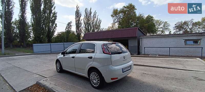 Хэтчбек Fiat Grande Punto 2012 в Голованевске