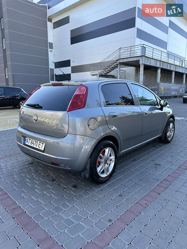 Хэтчбек Fiat Grande Punto 2010 в Ивано-Франковске