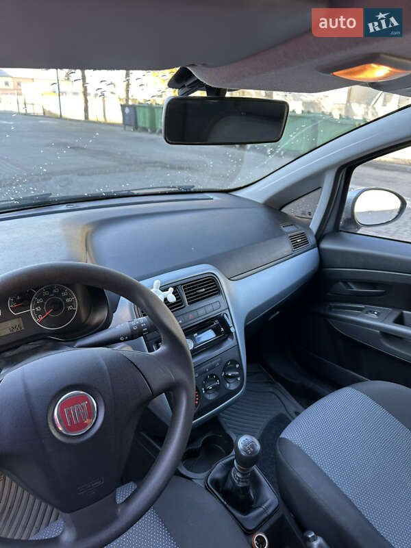 Хэтчбек Fiat Grande Punto 2010 в Ивано-Франковске