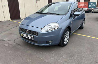 Хэтчбек Fiat Grande Punto 2010 в Ровно