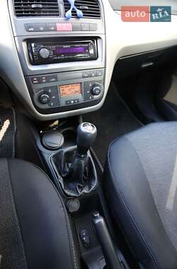Хэтчбек Fiat Grande Punto 2006 в 