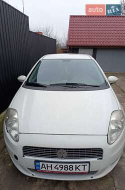 Хетчбек Fiat Grande Punto 2011 в Острозі