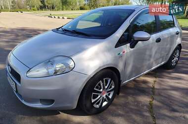 Хетчбек Fiat Grande Punto 2011 в Житомирі