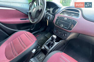 Хэтчбек Fiat Grande Punto 2011 в 