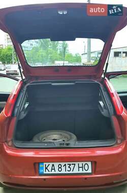 Хетчбек Fiat Grande Punto 2006 в 