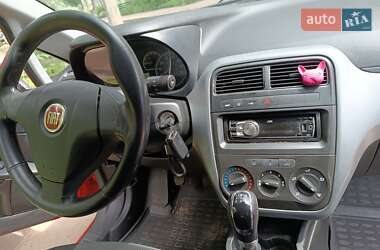 Хетчбек Fiat Grande Punto 2011 в 