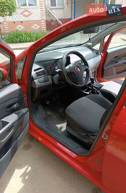 Хетчбек Fiat Grande Punto 2011 в 