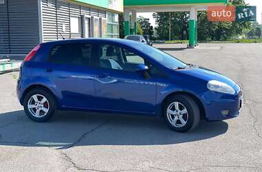 Хэтчбек Fiat Grande Punto 2009 в 