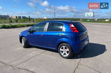 Хэтчбек Fiat Grande Punto 2009 в 