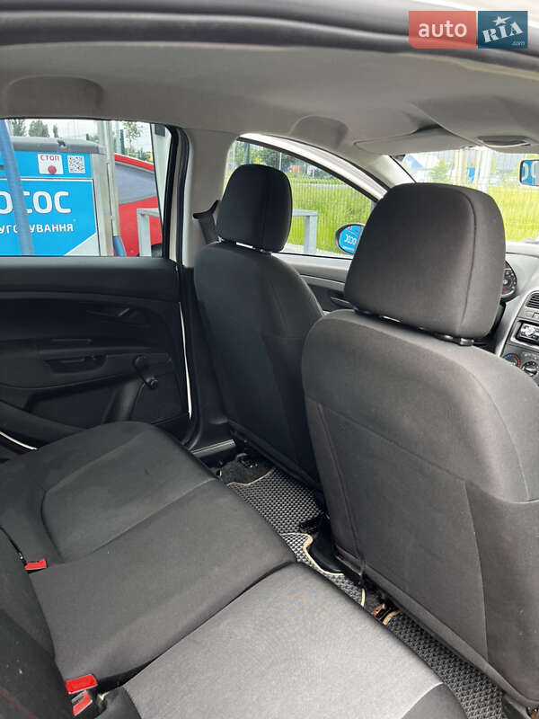 Хэтчбек Fiat Grande Punto 2012 в Киеве