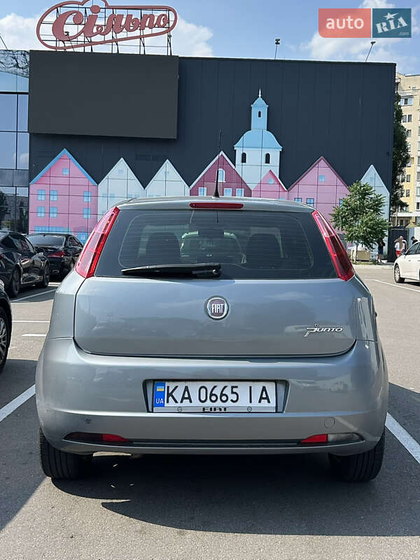 Хэтчбек Fiat Grande Punto 2011 в Киеве