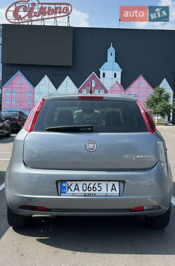 Хэтчбек Fiat Grande Punto 2011 в 