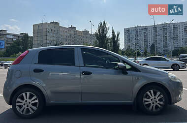 Хэтчбек Fiat Grande Punto 2011 в 