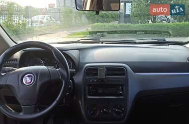 Хэтчбек Fiat Grande Punto 2009 в 