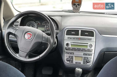 Хэтчбек Fiat Grande Punto 2009 в 