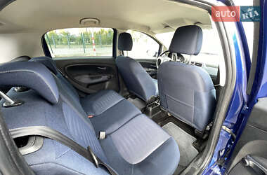 Хэтчбек Fiat Grande Punto 2009 в 