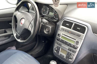Хэтчбек Fiat Grande Punto 2009 в 