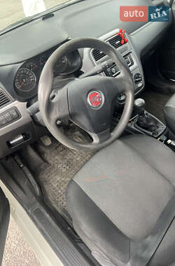 Хэтчбек Fiat Grande Punto 2012 в 