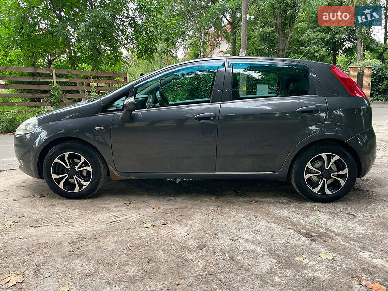 Хэтчбек Fiat Grande Punto 2011 в Киеве