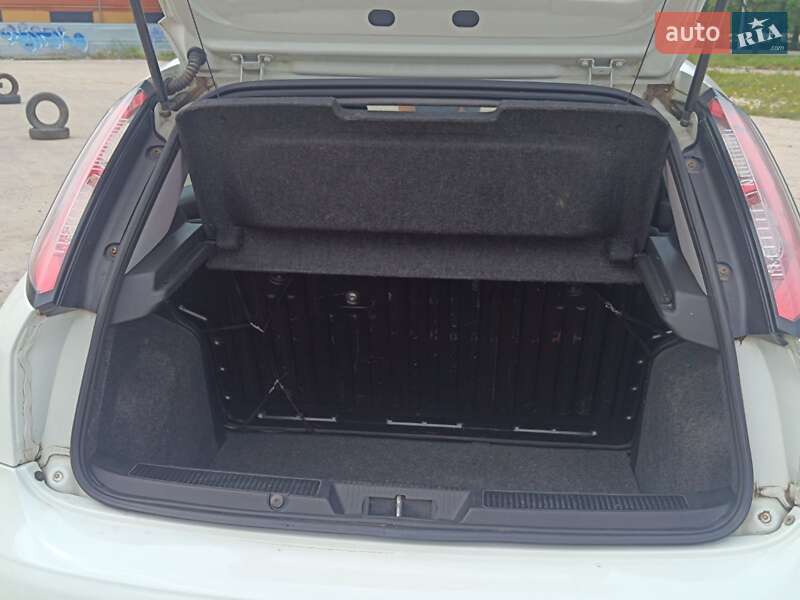 Хетчбек Fiat Grande Punto 2012 в Тернополі