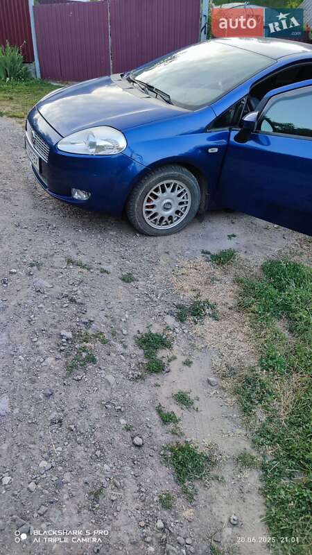 Хэтчбек Fiat Grande Punto 2006 в Мурованых Куриловцах