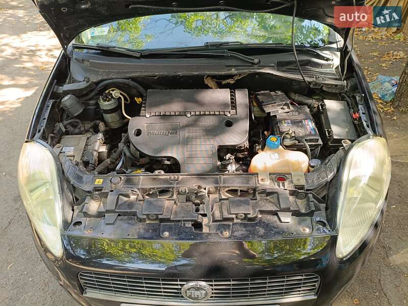 Хетчбек Fiat Grande Punto 2006 в Кривому Розі фото 5 Хетчбек Fiat Grande Punto 2006 в Кривому Розі