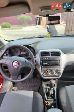 Хэтчбек Fiat Grande Punto 2011 в 