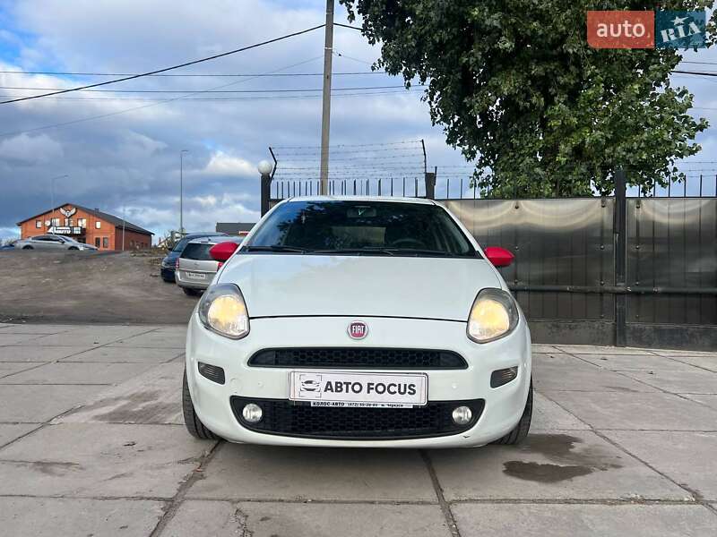 Хэтчбек Fiat Grande Punto 2012 в Киеве