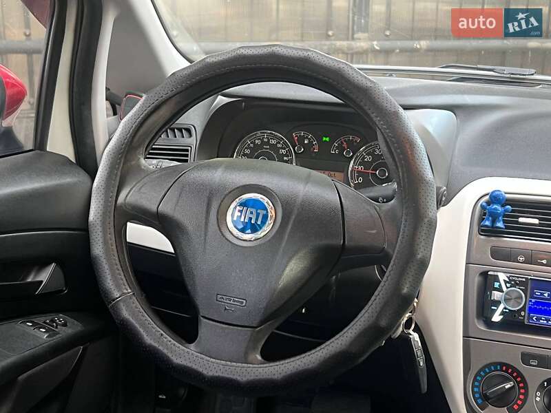 Хэтчбек Fiat Grande Punto 2012 в Киеве