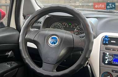 Хэтчбек Fiat Grande Punto 2012 в 