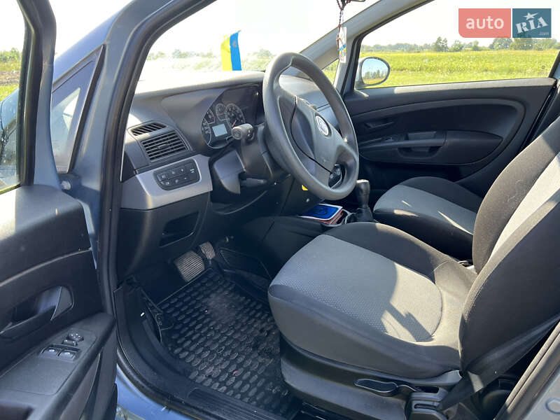 Хетчбек Fiat Grande Punto 2010 в Луцьку