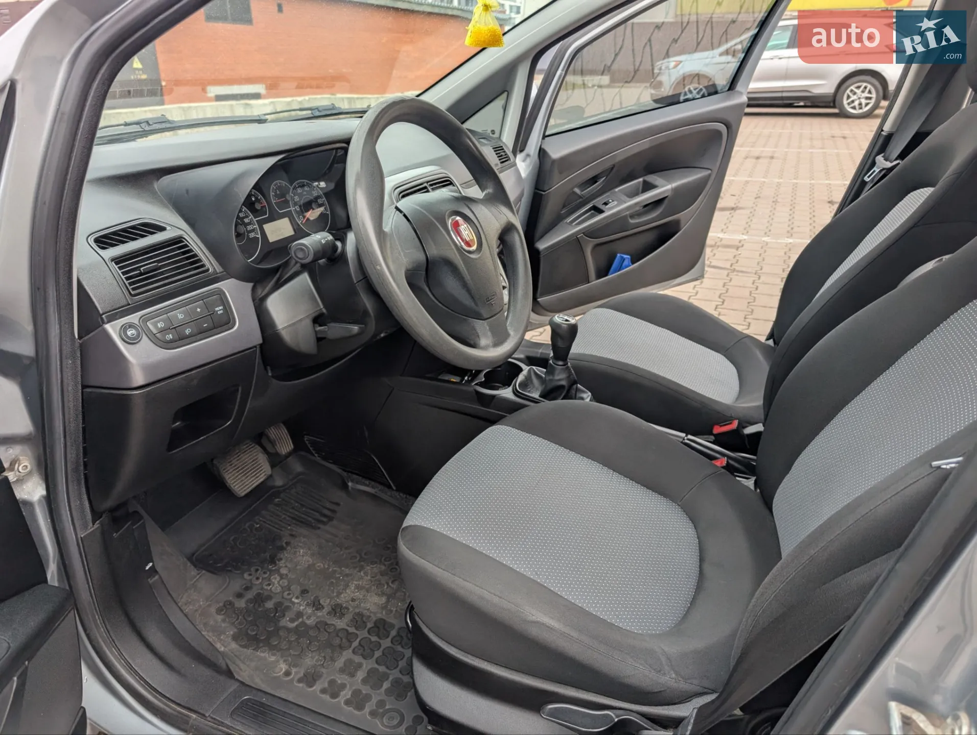 2011 Fiat Punto - мініатюра 10