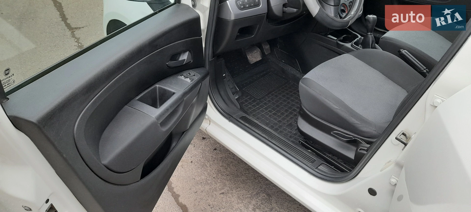 2011 Fiat Punto - мініатюра 13