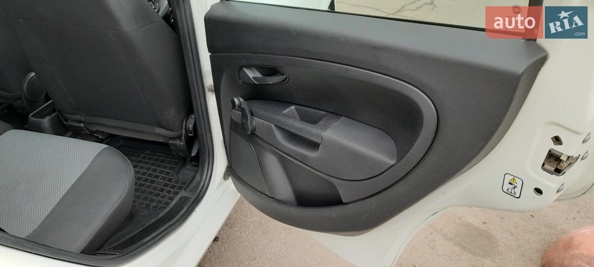 2011 Fiat Punto - мініатюра 16