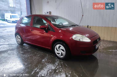 Хетчбек Fiat Grande Punto 2011 в Кореці