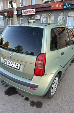 Минивэн Fiat Idea 2003 в 