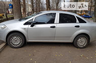 Седан Fiat Linea 2012 в 