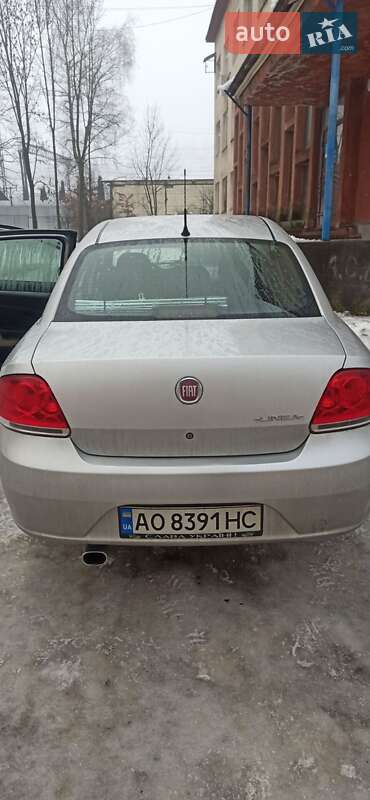 Седан Fiat Linea 2009 в Воловце