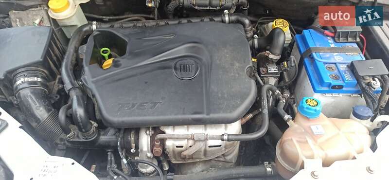 Седан Fiat Linea 2009 в Воловце